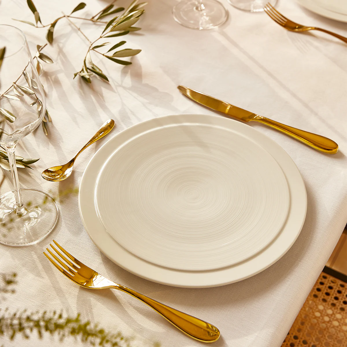 ONDE GOLD Colis écrin 50 couverts monobloc lame scie droit - Image 5