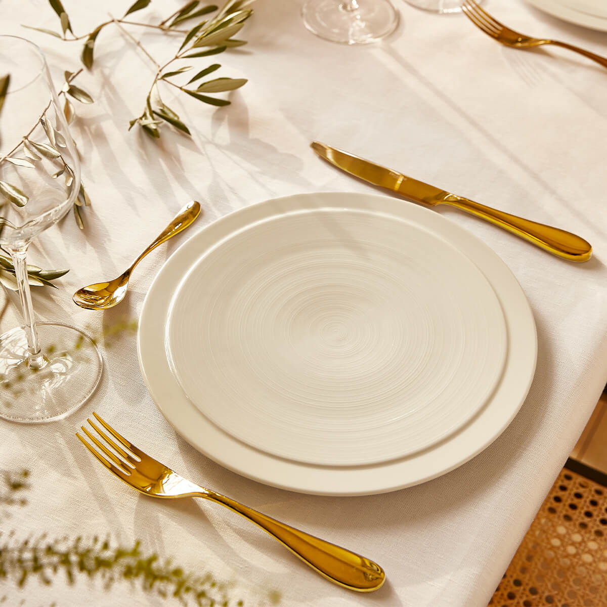 ONDE GOLD Coffret 24 couverts monobloc lame scie droit - Image 4